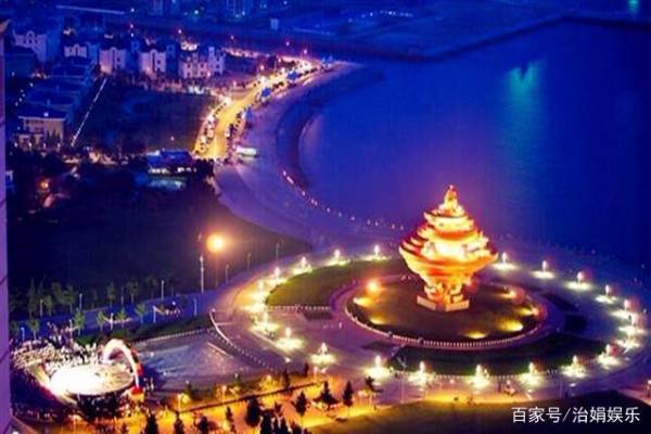 青島有哪些風(fēng)景名勝?。?></a></p>

<p>青島山公園＿公交＿天主教堂＿步行＿基督教堂＿步行＿總督府＿公交＿信號(hào)山公園＿步行＿迎賓館＿步行＿百花苑＿步行＿中山公園。（用時(shí)1天）</p>
<p><a href=