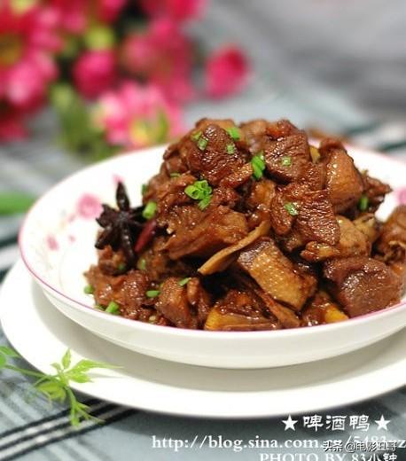 過幾天和女朋友去武漢，各位大佬推薦一下，武漢有哪些美食，或者小吃街，公園景點什么的？